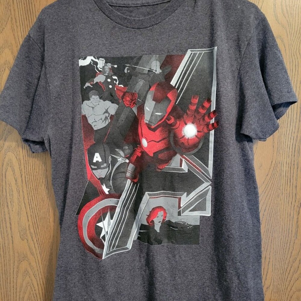 Marvel Mens Shirt Size Medium Gray Short Sleeve Avengers Graphic Tee